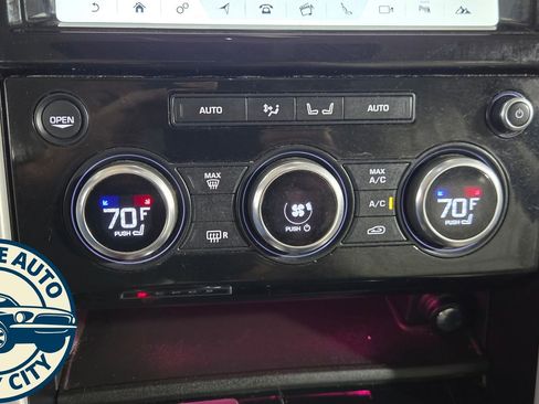 Used 2017 Land Rover Discovery HSE Luxury AWD/4WD image 16