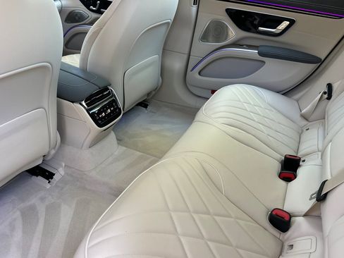 Used 2022 Mercedes-Benz EQS 580 4MATIC Sedan image 27
