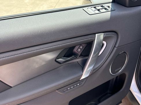 Certified 2025 Land Rover Discovery Sport Dynamic SE image 15