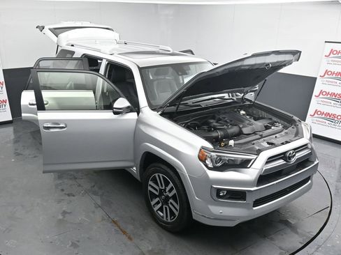 Used 2022 Toyota 4Runner Limited image 41