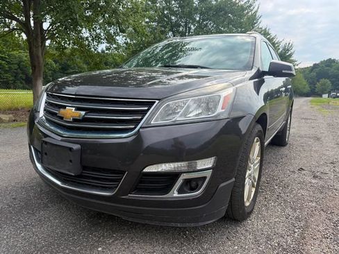 Used 2015 Chevrolet Traverse LT w/ Style and Technology Package FWD image 1