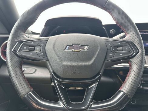 Certified 2024 Chevrolet Trax RS w/ Sunroof Package FWD image 19
