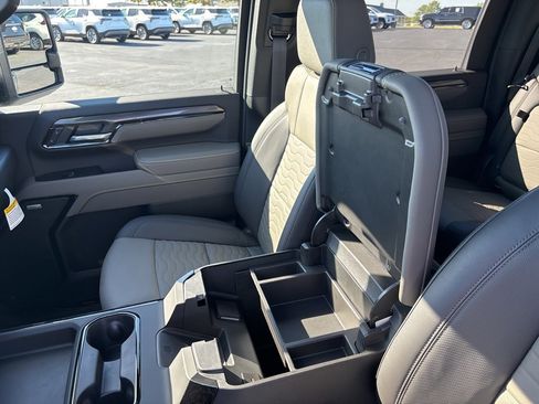 New 2025 Chevrolet Silverado 2500 ZR2 w/ Technology Package image 29