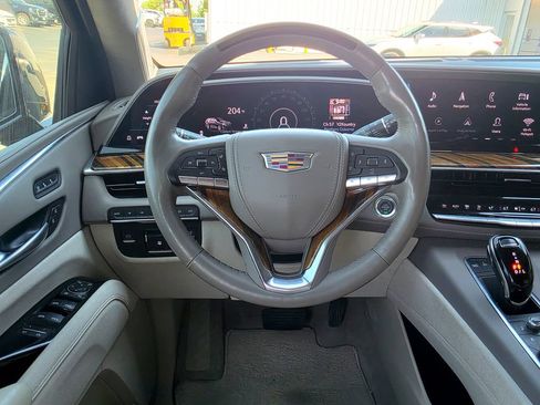 Used 2021 Cadillac Escalade Premium Luxury Platinum AWD/4WD image 23
