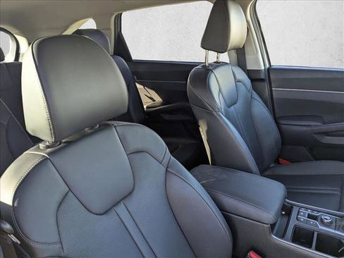 Used 2025 Kia Sorento EX image 18