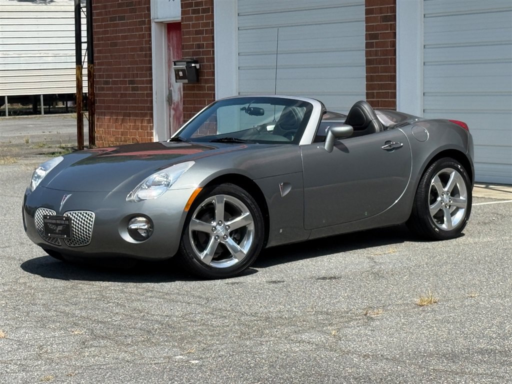 Used 2007 Pontiac Solstice Convertible w/ Premium Package RWD image 10