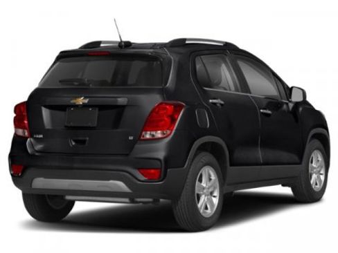Used 2022 Chevrolet Trax LT w/ Midnight Edition image 2