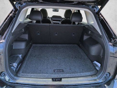 Certified 2026 Volkswagen Tiguan SE w/ Panoramic Sunroof Package FWD image 6
