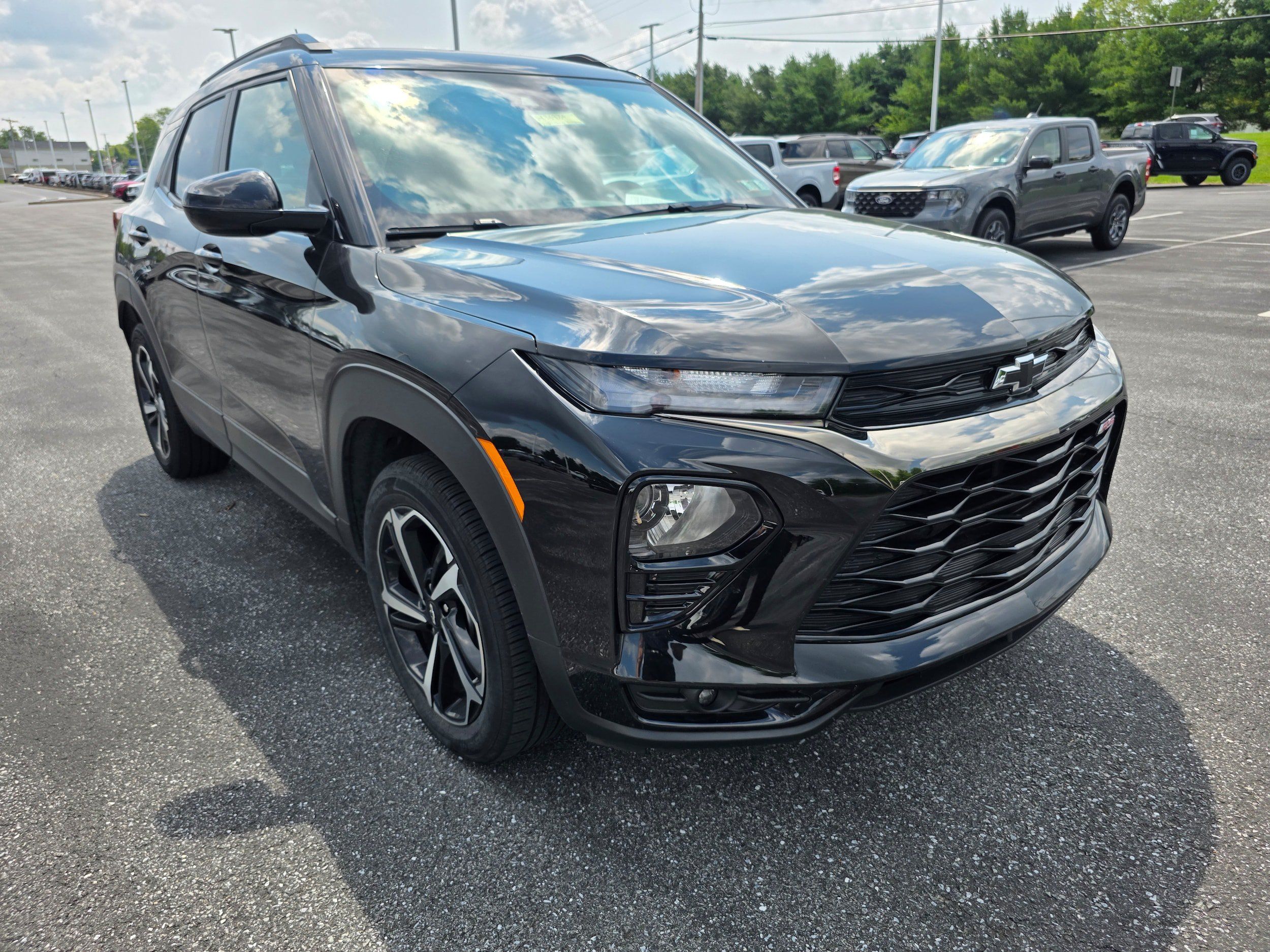 Used 2023 Chevrolet TrailBlazer RS w/ Sun and Liftgate Package AWD/4WD image 5