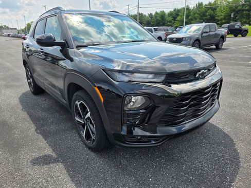 Used 2023 Chevrolet TrailBlazer RS w/ Sun and Liftgate Package AWD/4WD image 5