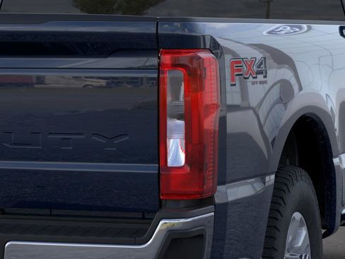 New 2025 Ford F250 XLT w/ FX4 Off-Road Package image 21