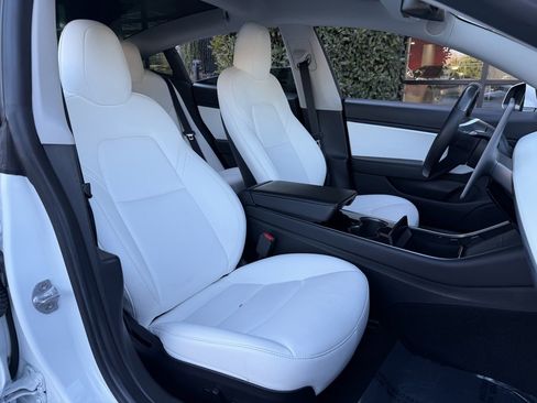 Used 2020 Tesla Model 3 Performance image 34