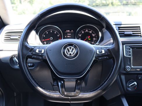 Used 2018 Volkswagen Jetta SE FWD image 20