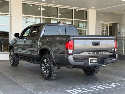 Used 2019 Toyota Tacoma TRD Sport w/ Technology Package RWD image 9