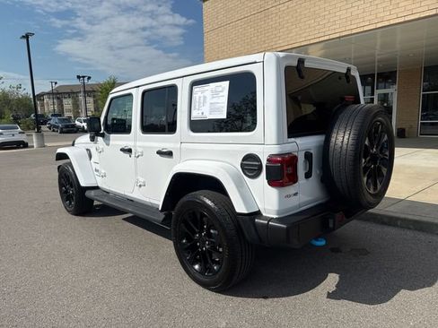 Used 2022 Jeep Wrangler Unlimited Sahara w/ Cold Weather Group AWD/4WD image 2