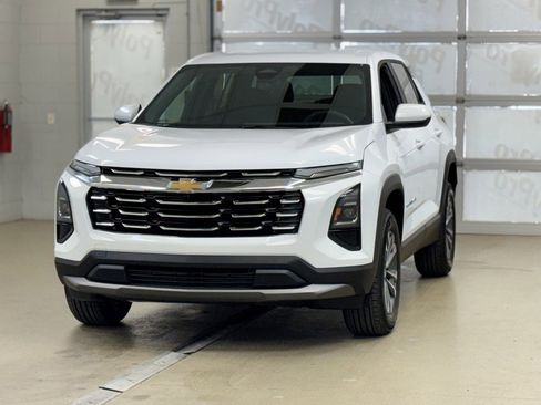 New 2026 Chevrolet Equinox LT image 3