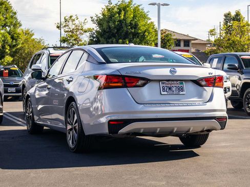 Used 2022 Nissan Altima 2.5 SV FWD image 7