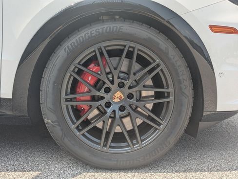 New 2025 Porsche Cayenne GTS image 29