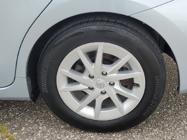 Used 2014 Toyota Prius V Three FWD image 33