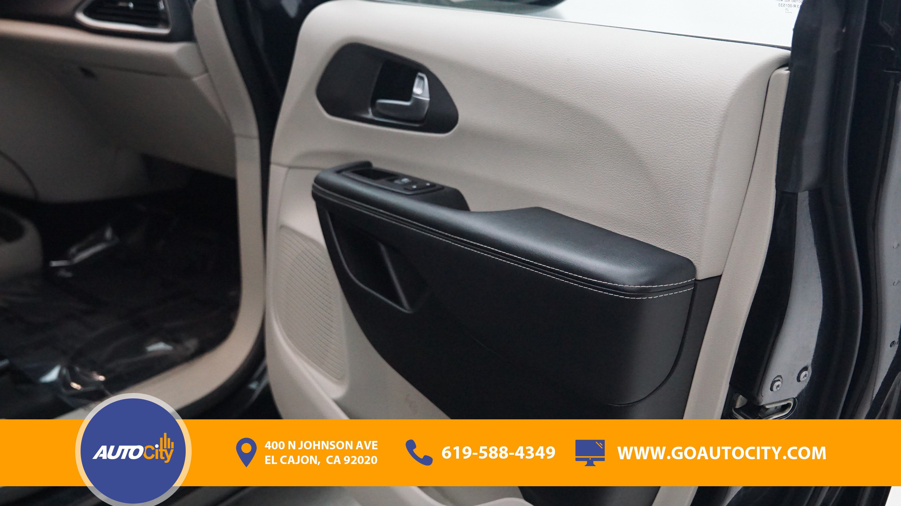 Used 2024 Chrysler Pacifica Limited FWD image 16