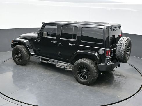 Used 2015 Jeep Wrangler Unlimited Sahara image 36