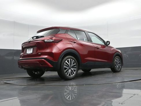 Used 2023 Nissan Kicks SV image 30
