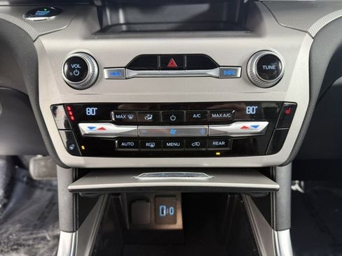 Used 2021 Ford Explorer XLT w/ Equipment Group 202A image 20