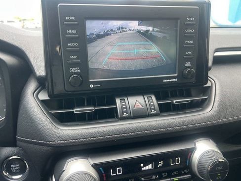 Used 2020 Toyota RAV4 XLE Premium FWD image 13