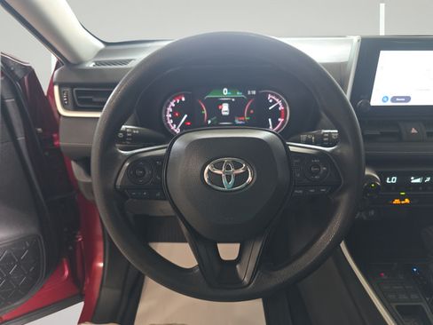 Used 2025 Toyota RAV4 XLE AWD/4WD image 14