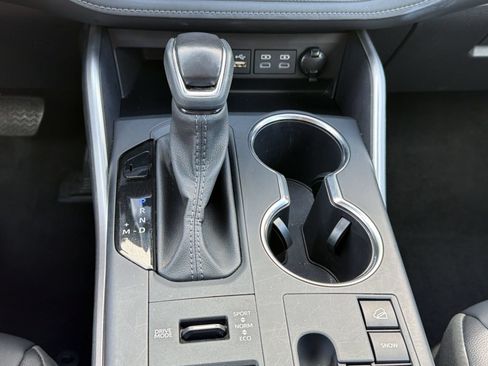 Used 2026 Toyota Highlander XLE AWD/4WD image 16