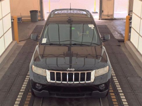 Used 2012 Jeep Grand Cherokee Laredo w/ Laredo E Group image 2