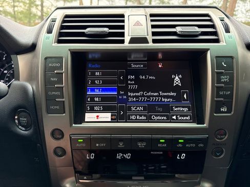 Used 2018 Lexus GX 460 Premium w/ Premium Package AWD/4WD image 16