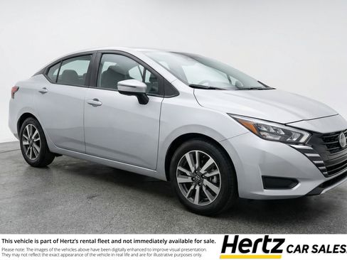 Used 2025 Nissan Versa SV image 1