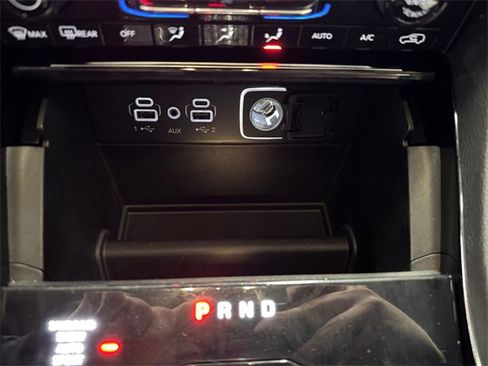 Used 2023 Jeep Grand Cherokee Limited w/ MOPAR Finishing Package image 16