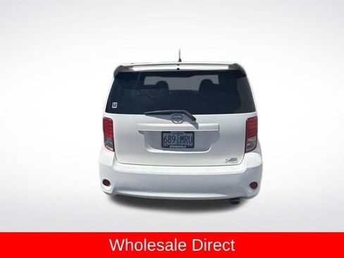 Used 2011 Scion xB FWD image 3