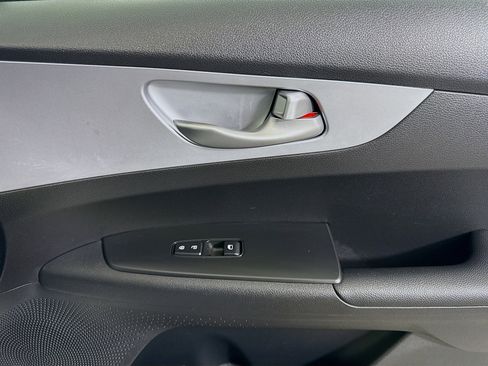 Used 2023 Kia Forte LXS w/ LXS Technology Package FWD image 30