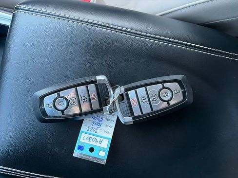 Used 2023 Ford Explorer XLT w/ Equipment Group 202A image 50