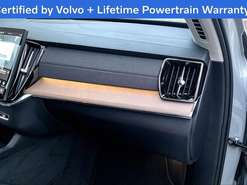 Certified 2025 Volvo XC90 B6 Plus image 21