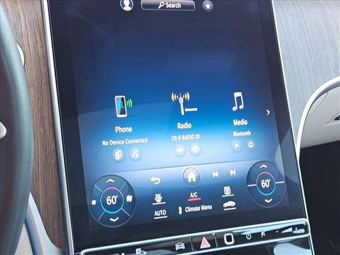 Used 2024 Mercedes-Benz C 300 4MATIC Sedan image 11