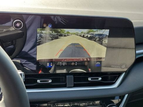New 2026 Chevrolet Equinox LT w/ Convenience Package II FWD image 11