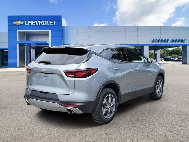 Certified 2025 Chevrolet Blazer LT FWD image 4