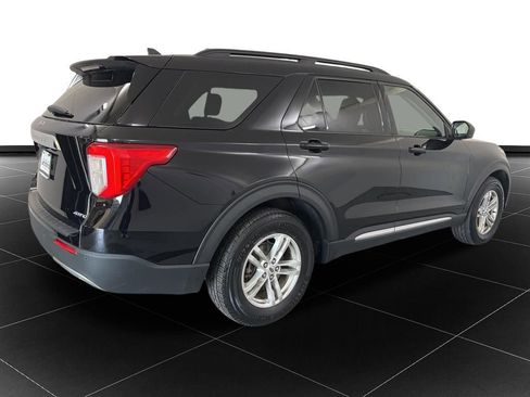 Used 2022 Ford Explorer XLT w/ Equipment Group 202A AWD/4WD image 5