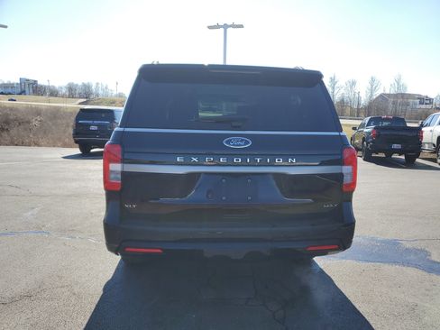 Used 2023 Ford Expedition Max XLT image 5