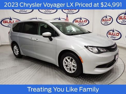 Used 2023 Chrysler Voyager LX image 1