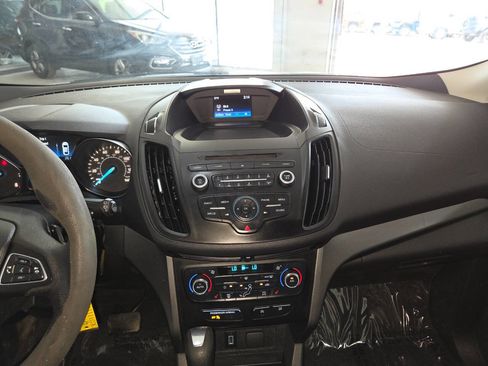 Used 2017 Ford Escape SE w/ SE Cold Weather Package FWD image 33