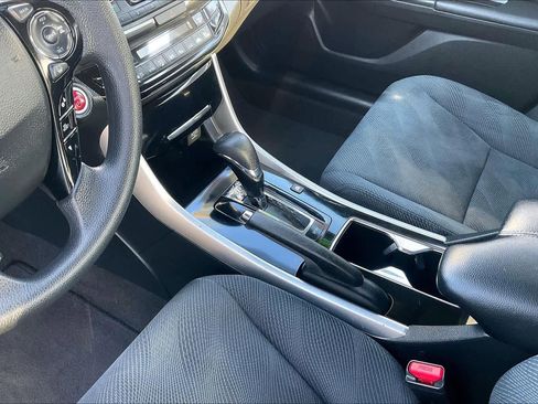 Used 2017 Honda Accord Hybrid Sedan image 17