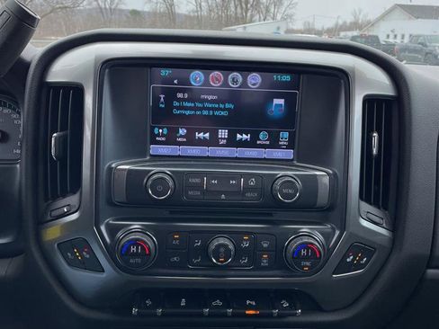 Used 2018 Chevrolet Silverado 1500 LT w/ Rally 2 Edition image 6