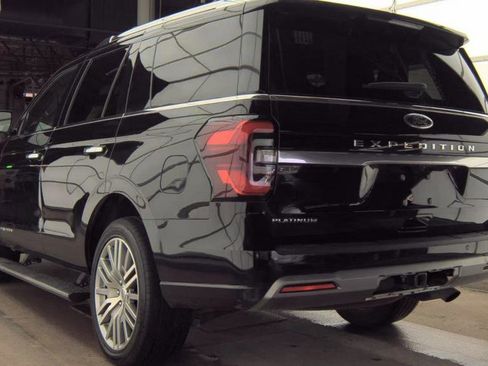 Used 2023 Ford Expedition Platinum AWD/4WD image 4