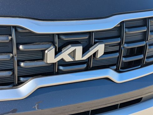 New 2025 Kia Telluride S image 11