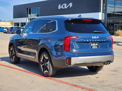 New 2025 Kia Telluride S image 3
